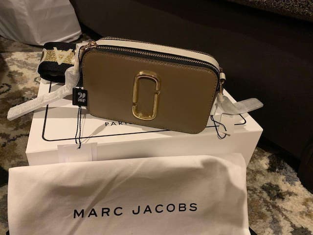 Buy the trendiest Marc Jacobs Bags in Singapore from ZALORA