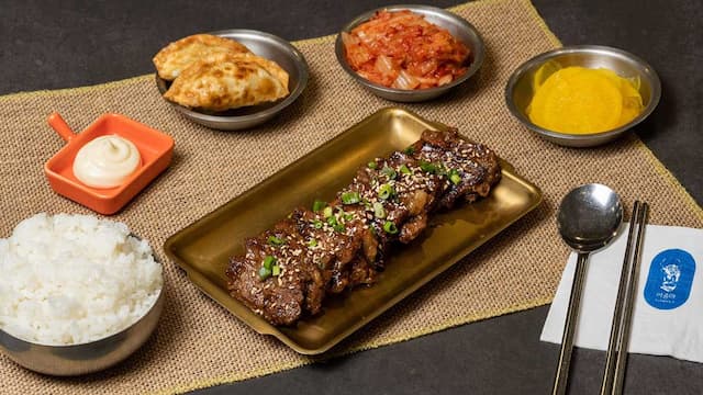 6 Dishes You Can’t Miss When Dining at Ajumma in Singapore
