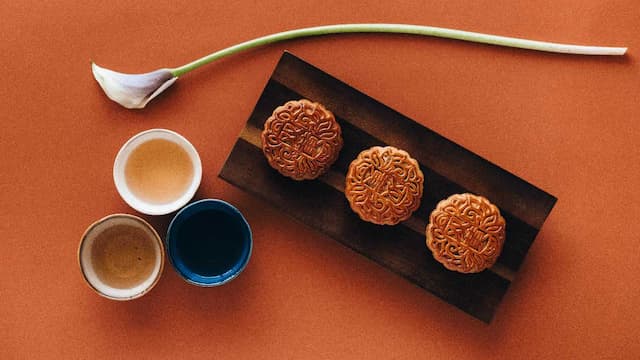 Celebrating the Mid-Autumn Festival with Delectable Mooncakes: A Singaporean Delight