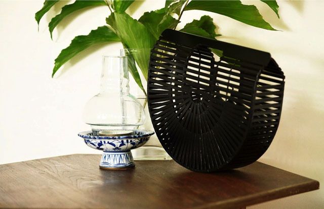 Fiig Journal: Ithaka Bamboo Fan Clutch